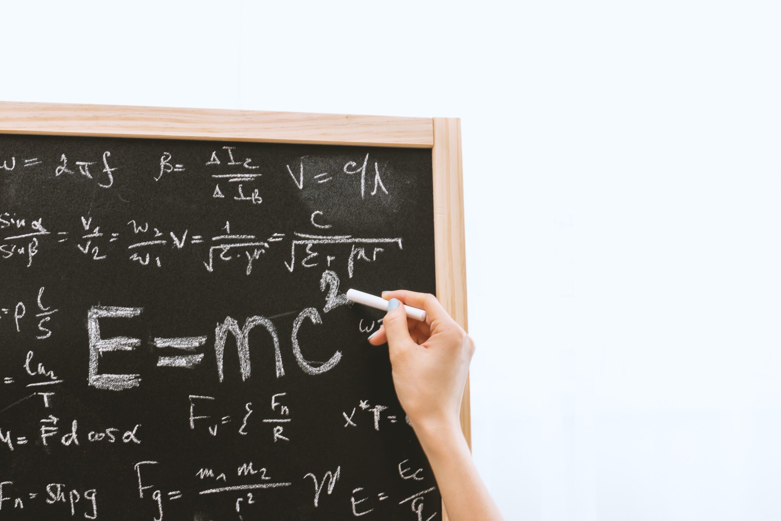 FONDECYT postdoctoral research projects in Physics at Universidad Mayor